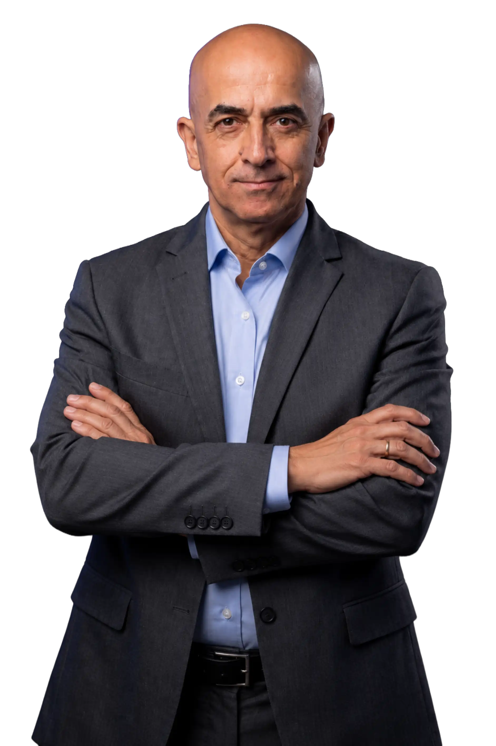 Clailton Vieira, fundador da Legacy Executoria, de braços cruzados.
